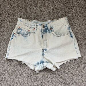 Levi’s 501 Shorts (Acid Wash / Light Wash)